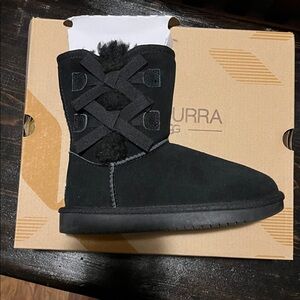 Size 12 Kookaburra by UGGS little girls black Victoria short boots